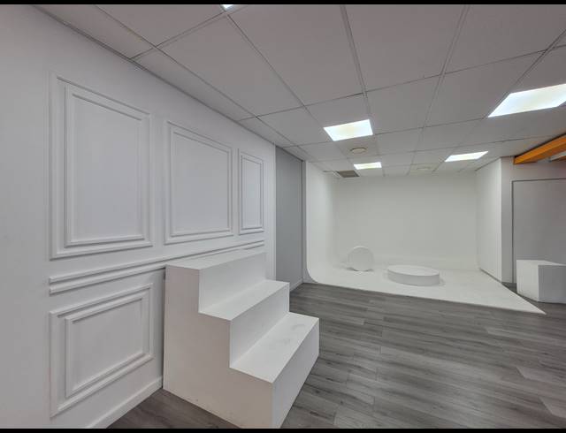 108M² OFFICE TO LET IN HYDE PARK